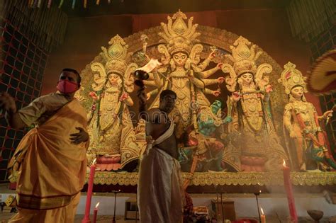 Understanding the Cultural Significance of Hindu Priests in Dreams