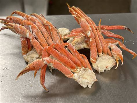 Unraveling the Marvels of Snow Crabs: An Epicurean's Pleasure