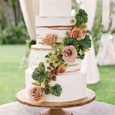 Unveiling the Latest Trends in Wedding Cake Decorations