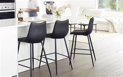 Unwinding in Style: Incorporating Stools into Modern Home Decor