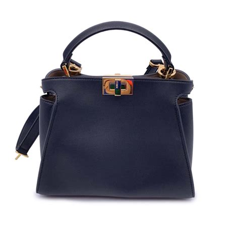 Versatility and Sophistication: The Essentiality of a Black Handbag for Every Woman 