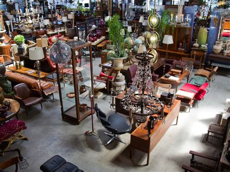 Vintage Shopping: Where to Discover Hidden Gems