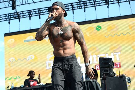 What are Dave East's body measurements?