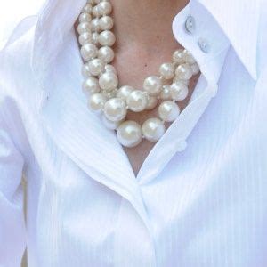 White Pearls: Timeless Fashion Brilliance