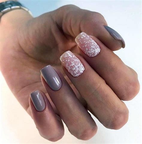 Why Acrylic Nails Remain a Popular Choice in the Nail Enthusiast Community