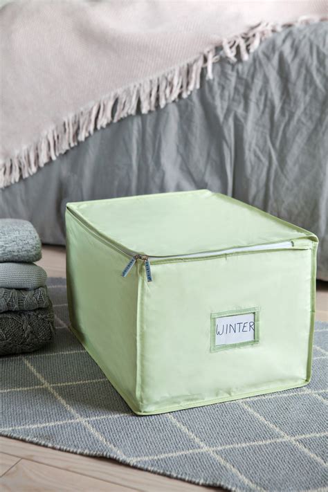 Wrinkle-repellent Storage: Top Methods for Maintaining Pristine Garments