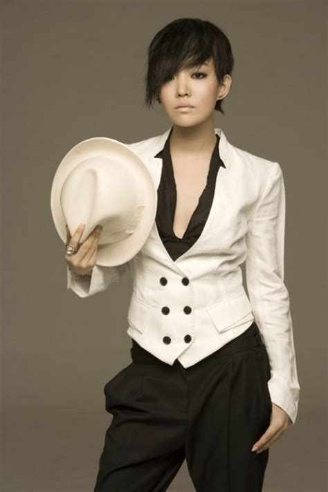 Younha's Fashion Style and Public Image