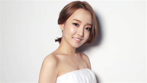 Younha's Rise to Fame and Success