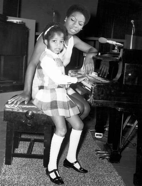 Yvonne Simone: Early Life and Childhood