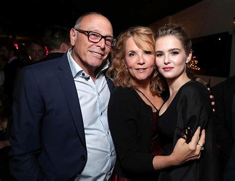 Zoey Deutch: Early Life and Family